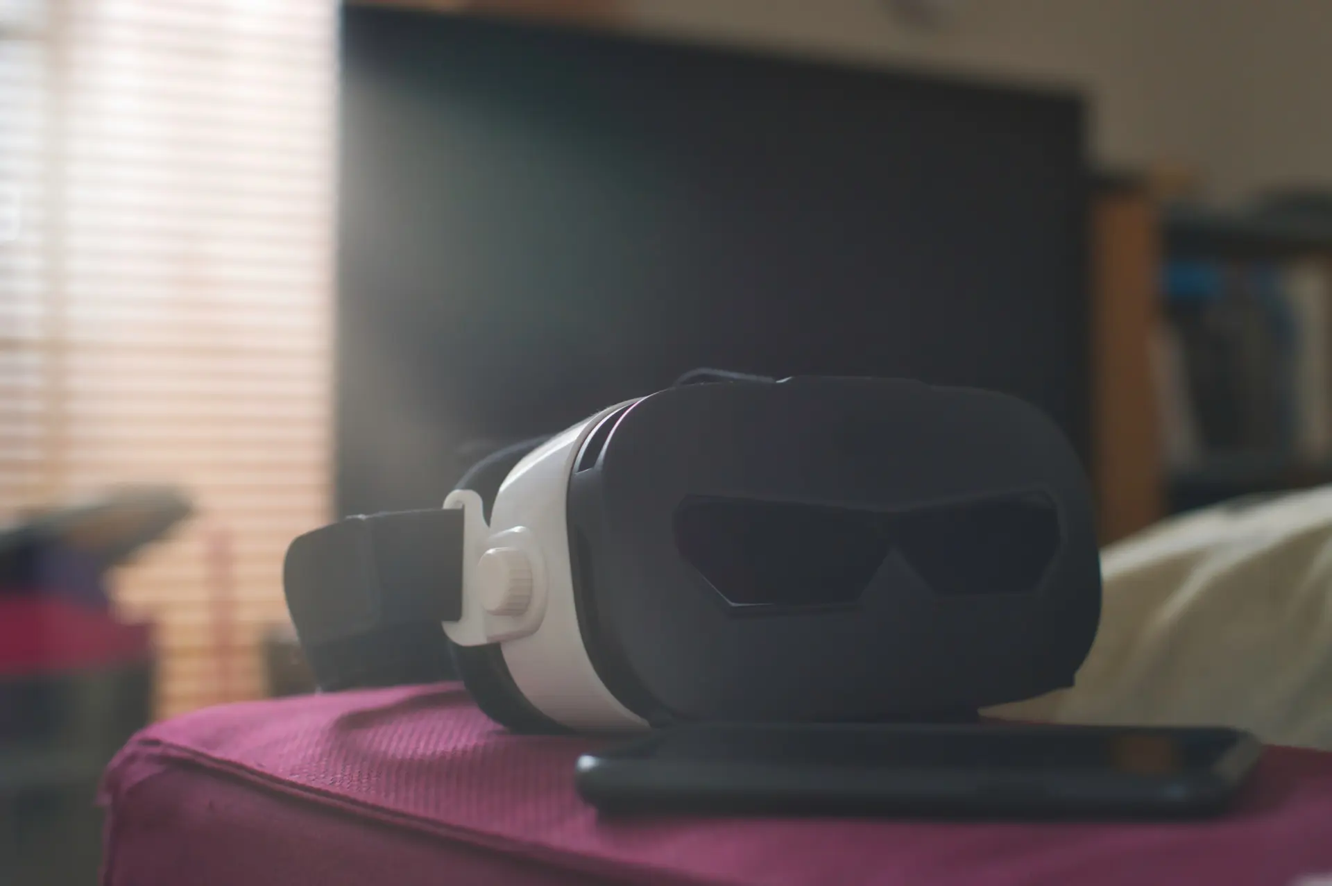 バーチャル空間で仕事 Vrオフィスのメリットなどを詳しく紹介 Webマーケティングの専門ブログ Marc Blog Webマーケティングの専門ブログ Marc Blog